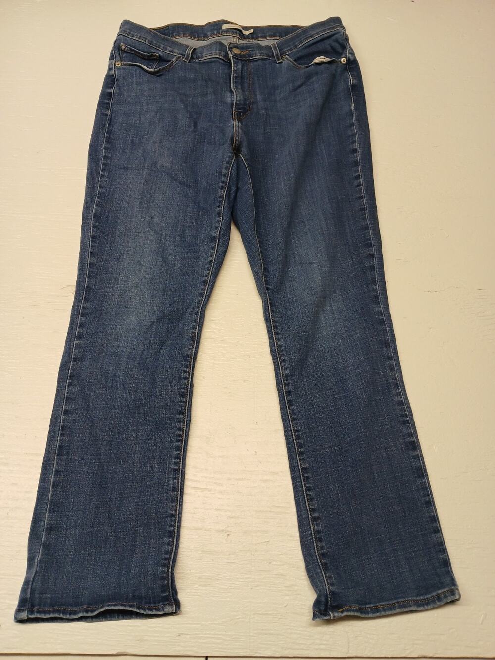Levi's Classic (32x30) Men's Boot Cut Straight Fit Blue Jeans